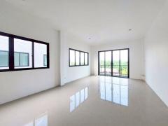 ให้เช่า อาคารพาณิชย์ 4 ชั้น ห้องมุม ฉัตรหลวง 17 รังสิต-คลองสาม ปทุมธานี ทำเลย่านธุรกิจ เติบโตต่อเนื่อง -202511271426121764228372878.jpg