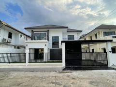 เพชรวัฒนะ เลียบคลองประปา  บ้านมือสองตกแต่งใหม่  ทำเลดี ใกล้เมืองทอง แจ้งวัฒนะ เข้าอยู่ได้ทันที