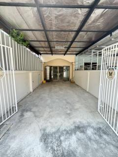 ให้เช่าทาวน์เฮ้าส์ 3 ชั้น ลาดพร้าว 64  ห่างปากซอยเพียง 450 ม. ใกล้ MRT โชคชัย 4-202511281032271764300747247.jpg