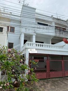ให้เช่าทาวน์โฮม 3 ชั้น 226 ตร.ม. หมู่บ้านเอื้อสุข ซ.พัฒนาการ 56 ใกล้ รร.เตรียมพัฒน์