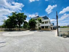 ให้เช่า ออฟฟิศ บางนา หมู่บ้านนภาลัย พื้นที่ใช้สอย 1066 ตรม เนื้อที่ 1 ไร่ 1 งาน 18 ตรว