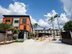 เหมาะปรับทำ Wellness, Eldery Care !! ขายอพาร์ทเม้นท์สไตล์รีสอร์ท พร้อมบ้านเดี่ยว 3 ชั้นใกล้สนามบินสุวรรณภูมิ 2-2-44 ไร่ จำนวน 105 ห้อง!! 