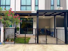 ขายทาวน์โฮม ตกแต่งครบ พร้อมอยู่ 3 นอน ไม่ถึง 2 ล้าน 