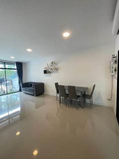 ขายทาวน์โฮม ตกแต่งครบ พร้อมอยู่ 3 นอน ไม่ถึง 2 ล้าน -202511291410521764400252875.jpg