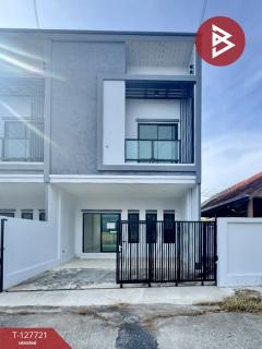 ขายทาวน์เฮ้าส์หลังริม เนื้อที่เริ่มต้น 25.4 ตร.วา สัตหีบ ชลบุรี