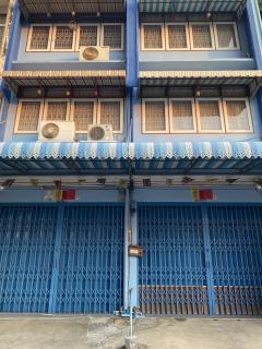 ขายอาคารพาณิชย์ 3 ชั้น 2 คูหา 20 ตร.ว. 80 ตร.ม. มีดาดฟ้า ซอยเพชรเกษม 25/2 ใกล้รถไฟฟ้าBTS บางหว้า ซีคอนบางแค