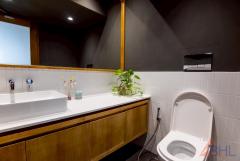 ลดราคาพิเศษ ขายทาวน์โฮม 3ชั้น 37 ตรว. 280 ตรม. 4 ห้องนอน รัชดาภิเษก 36 เขตจตุจักร กรุงเทพ-202512011452141764575534584.jpg