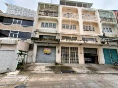 ขายอาคารพาณิชย์  1คูหา 3 ชั้นครึ่ง 24 ตร.วา ซอยทหารบก  ถนนรถไฟตะวันออก  ในเมืองนครปฐม   ZW629 