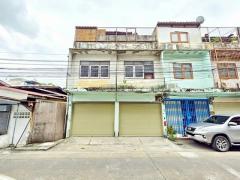 MRT จรัญฯ13 700 ม แยกไฟฉาย 1 กม. โลตัส จรัญสนิทวงศ์ 15 500 ม..ให้เช่าอาคารพาณิชย์ 3 ชั้น 2 คูหา ตีทะลุกัน 45 ตร.วา. 540 ตร.ม.1 น้ำ 1 นอน