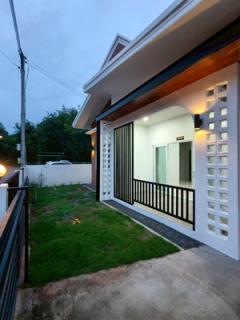 ขายบ้านพร้อมอยู่  หมู่บ้านรุ่งเรืองธานี – ทุ่งรัก ต.เวียง อ.ไชยา จ.สุราษฎร์ธานี เงียบสงบปลอดภัย-202512021055321764647732908.jpg