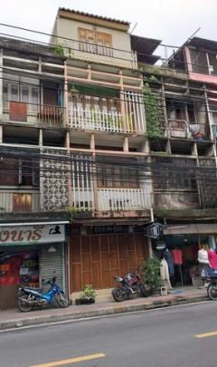 ขายอาคารพาณิชย์ 4 ชั้น 240 ตรม. ติดริมถนนอินทามระ ย่านห้วยขวาง เดินทางสะดวก เชื่อมต่อได้ทั้ง สุทธิสาร – ลาดพร้าว 