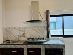 ขายบ้านเดี่ยวชั้นเดียว 50 ตร.วา ไร่กล้วย ศรีราชา พร้อมอยู่ ทำเลน่าอยู่ เหมาะทั้งอยู่อาศัยและลงทุน Tel 06-28926536-202512031551321764751892983.jpg