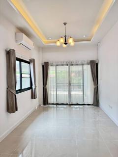 ขายบ้านเดี่ยวชั้นเดียว 50 ตร.วา ไร่กล้วย ศรีราชา พร้อมอยู่ ทำเลน่าอยู่ เหมาะทั้งอยู่อาศัยและลงทุน Tel 06-28926536-202512031551331764751893470.jpg