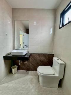 ขายบ้านเดี่ยวชั้นเดียว 50 ตร.วา ไร่กล้วย ศรีราชา พร้อมอยู่ ทำเลน่าอยู่ เหมาะทั้งอยู่อาศัยและลงทุน Tel 06-28926536-202512031551351764751895445.jpg