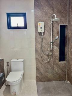 ขายบ้านเดี่ยวชั้นเดียว 50 ตร.วา ไร่กล้วย ศรีราชา พร้อมอยู่ ทำเลน่าอยู่ เหมาะทั้งอยู่อาศัยและลงทุน Tel 06-28926536-202512031551351764751895952.jpg