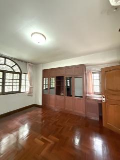 ขาย บ้านเดี่ยว 5 นอน ซอยประชาชื่น 30  ใกล้ โรงพยาบาลเกษมราษฎร์ ประชาชื่น 84 ตรว 2 ชั้น-202512040118401764785920456.jpg