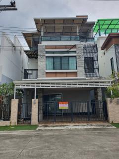  ขายบ้านเดี่ยว 3 ชั้นพร้อมดาดฟ้า รับลมทะเล ชะอำ Tel 090 9862154