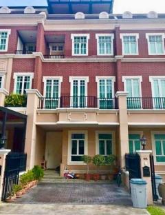 ให้เช่าทาวน์โฮม ใกล้ทางด่วน (สายรามอินทรา-อาจณรงค์) ,BTS สถานีอ่อนนุช หมู่บ้านการ์เด้นท์ สแควร์ สุขุมวิท 77