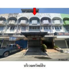 ขายอาคารพาณิชย์ 3 ชั้น มีชั้นลอย เขตบางเขน กรุงเทพฯ  ถนนลาดปลาเค้า