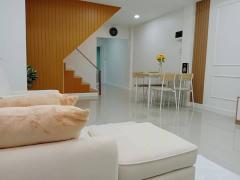 ขายบ้าน 2 ชั้น รีโนเวทใหม่ทั้งหลัง ใจกลางเมือง ถนนเสือป่า ซอย 4 ต.หน้าเมือง ราชบุรี ใกล้โรบินสัน ตลาดศรีเมือง-202512041449331764834573516.jpg