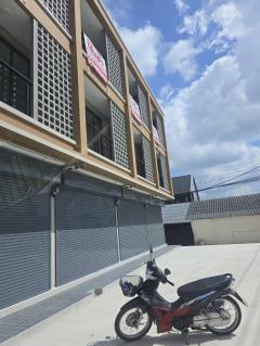 ให้เช่าตึกแถวหลังมุม 3 ชั้น – ถ.บ้านกล้วย ไทรน้อย (25,000/เดือน)