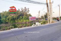 ที่ดินเปล่า เนื้อที่ 2-2-42 ไร่ ในคลองบางปลากด วัดใหญ่-คู่สร้าง ถนนสุขสวัสดิ์ ตำบลในคลองบางปลากด อำเภอพระสมุทรเจดีย์ จังหวัดสมุทรปราการ