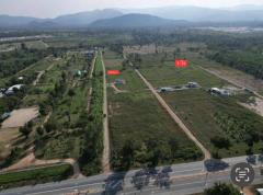 ดินสวยผ่อนตรงกับโครงการฟรีดอกใช้บัตรประชาชนเพียงใบเดียว #ไม่เช็คเครดิต#ไม่เช็คบูโร#ไม่ต้องมีคนค้ำประกัน เขาลูกโตๆล้อมรอบทิศ ใกล้แม่น้ำเพชร 2 กิโล  ใกล้เขื่อนแก่งกระจาน 25 นาที ใกล้ทะเลชะอำ 30 นาที แบ่งแปลงให้ผ่อนกันชิวๆ วิวดีกับธรรมชาติบำบัด