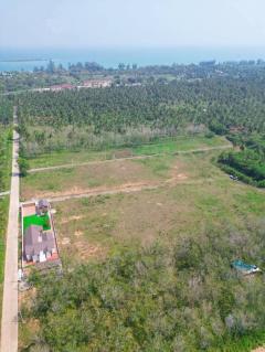 ที่ดินสวยใกล้ทะเล ติดคลองน้ำ ผ่อน0%แบ่งจ่ายนานถึง 60 งวด พื้นที่ 304 ตรว.  ตรว.ละ 4,000 บาท  ทำสัญญา 50,000 บาท แบ่งจ่ายเริ่มต้นเดือนละ 10,000 บาทนาน 60 เดือน ฟรีดอกเบี้ย ฟรีค่าใช้จ่ายในวันโอนกรรมสิทธิ์ ไฟฟ้า-น้ำปะปาหน้าแปลง มีเพื่อนบ้าน-202512071026281765077988669.jpg