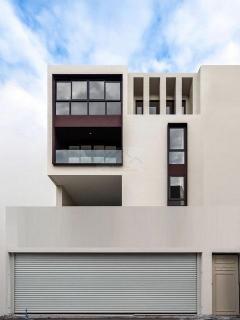 ขายโฮมออฟฟิศ 5 ชั้น 1,000 ตร.ม. พร้อมลิฟต์ ย่านสุขุมวิท - บางนา ใกล้ BTS ปุณณวิถี