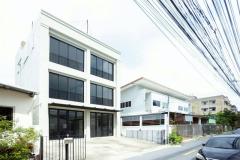 บางนา-ตราด 7-17 ไบเทค บางนา 2กม. 4 นอน ให้เช่าสำนักงาน ออฟฟิศ 3.5 ชั้น 320 ตร.ม. 25 ตร.วา. MRTศรีอุดม 1.8กม.เซ็นทรัล บางนา 900ม.  5 น้ำ