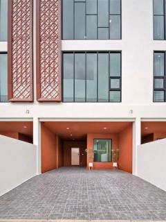 ให้เช่าโฮมออฟฟิศ3.5ชั้น 225 ตร.ม.ย่านนาคนิวาส ลาดพร้าว71โชคชัย4 ใกล้MRTลาดพร้าว71,MRTโชคชัย4