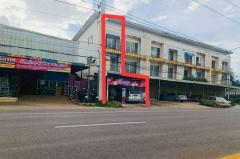 ขายขาดทุนอาคารพาณิชย์ 3 ชั้น ติดถนนสายแม่สอด-อุ้มผาง ต.พระธาตุผาแดง อ.แม่สอด จ.ตาก