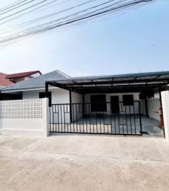 บ้านชั้นเดียวรีโนเวทใหม่ทั้งหลัง ต.สันกลาง บ้านสวย ราคาดี ทำเลปลอดภัย อยู่กลางชุมชน 