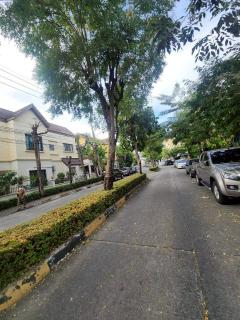 ขาย/เช่า ทาวน์โฮม 2 ชั้น หลังมุม หมู่บ้านแมกไม้ วัชรพล ใจกลางแหล่งชุมชนตรงข้ามตลาดวงศกร รีโนเวทตัวบ้านใหม่ เดินทางสะดวก ใกล้ห้าง ใกล้โรงพยาบาล โรงเรียนชื่อดัง รถไฟฟ้าสายสีเขียวเข้ม-202512111352521765435972028.jpg