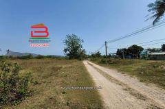 ที่ดินเปล่า เนื้อที่ 33-0-38 ไร่ ซอยสันตินคร ใกล้หมู่บ้านศิริวรรณ ถนนเพชรเกษม ตำบลอ่าวน้อย อำเภอเมืองประจวบคีรีขันธ์ ประจวบคีรีขันธ์-202512111505041765440304985.jpg