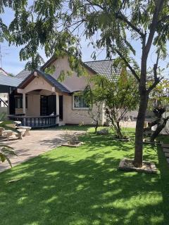 ให้เช่าบ้านเดี่ยว 1 ชั้น 107 ตร.ว. หมู่บ้านปลาทอง ศรีนครินทร์ ใกล้ Central Bangna