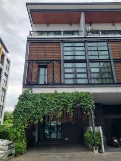 ให้เช่าทาวน์โฮม 5 ชั้น 200 ตร.ม. ถนนลาดพร้าว 83 ใกล้ MRT ลาดพร้าว 83