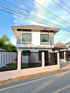 บ้านใหม่ 2 ชั้น ติดถนนหลักชุมชน ค้าขายได้ สันทราย  