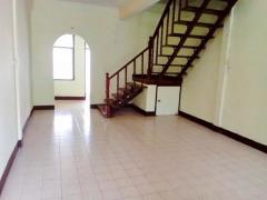 MRT ภาวนา 600 ม.ให้เช่าบ้านทาวน์เฮ้าส์ 2 ชั้น เงียบสงบ ปลอดภัย รร.นานาชาติโอ๊คเบอรี 650 ม. ตลาดสวนลุมไนท์บาซาร์ 1.3 กม.