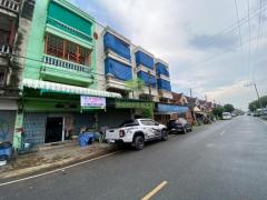 ขายอาคารพาณิชย์ 3.5 ชั้น หมู่บ้านจิตภาวรรณ11 ธัญบุรี เนื้อที่ 17.30 ตร.ว ทำเลดี ราคาต่อรองได้