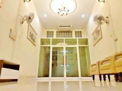 ให้เช่าอาคารพาณิชย์ 3.5 ชั้น สนง.เขตจอมทอง 600 ม.ตลาดสดโอ๋เอ๋ 300 ม.  รพ.บางปะกอก 9  2 นอน 2 น้ำ ตกแต่งสวยพร้อมเฟอร์ฯ  19 ตร.วา. 245 ตร.วา.