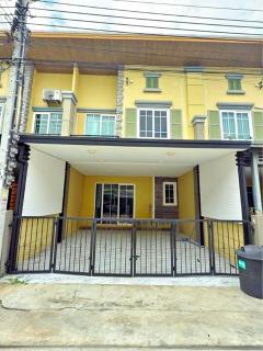 สุขสวัสดิ์-พุทธบูชา โลตัส ประชาอุทิศ ให้เช่าทาวน์เฮ้าส์สุดหรู 2 ชั้น ตลาดสดสมศรี 600 ม. 4นอน 3 น้ำ 22 ตร.วา. 180 ตร.ม.. จัดเต็มเฟอร์ฯ  