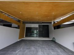 ให้เช่าทาวน์โฮม 3 ชั้น 29.9 ตร.ว. The Landmark เอกมัย-รามอินทรา Luxury ใกล้เลียบด่วน