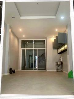 ขายทำเลค้าขายอาคารพาณิชย์ 4 ชั้น รีโนเวทสวยโซนมั่งมีนคร-คลองหลวง เหมาะทำคาเฟ่/HomeOfficeพักอาศัยได้ทันทีเพียง 4 ล้านบาท-202512151431031765783863085.jpg