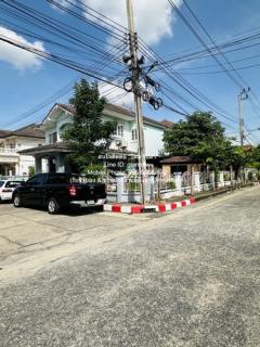 บ้าน บ้านเดี่ยว ปากเกร็ด ถ.ราชพฤกษ์ พื้นที่ 100 sq.wa 4 BEDROOM 6500000 THB ดีลดีสุด ณ จุดนี้ บ้านพร้อมอยู่ ราคาดี ทำเลดี แปลงหัวมุม ใกล้สิ่งอำนวยความสะดวกมากมาย และเหมาะสำหรับนักลงทุนที่ต้องการบ้านมือสองในทำเลที่ดีเอนำไปรีโนเวท และขายต่อ และเหมาะสำห