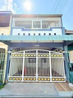ขายทาวน์เฮ้าส์บ้านสวนเมืองชลบุรี ขายทาวเฮ้าส์ 2 ชั้น บ้านสวนซ.9 อ.เมือง จ.ชลบุรี เนื้อที่17 ตารางวา 2 ห้องนอน 2 ห้องน้ำ