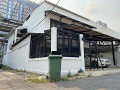 P1745 ขายทาวน์เฮ้าส์ 2 ชั้น ลาดพร้าว 26 ใกล้ MRT ลาดพร้าว 500 เมตร 