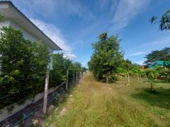 ขายที่ดินพร้อมสิ่งปลูกสร้าง ซอยหมู่บ้านธารทอง ใกล้โรงเรียนนายร้อยพระจุลจอมเกล้า -202512161437351765870655357.jpg