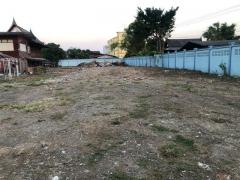 ขายถูกที่ดินเปล่า ซอยอ่อนนุช54 เข้าซอยมาประมาณ 450 ม. เนื้อที่ 400 ตรว. แปลงที่ดินสวย ทำเลดี  ใกล้รถไฟฟ้าสายสีเหลือง สภานีศรีนุช