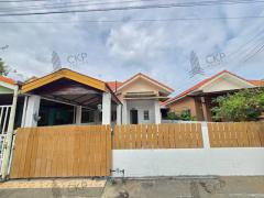 บ้านแฝด ราชพฤกษ์ 2 ชั้นเดียว ขนาด 37.2 ตร.วา พื้นที่กว้างขวาง จอดรถได้ 1 คัน โครงสร้างแข็งแรง ทำเลดี